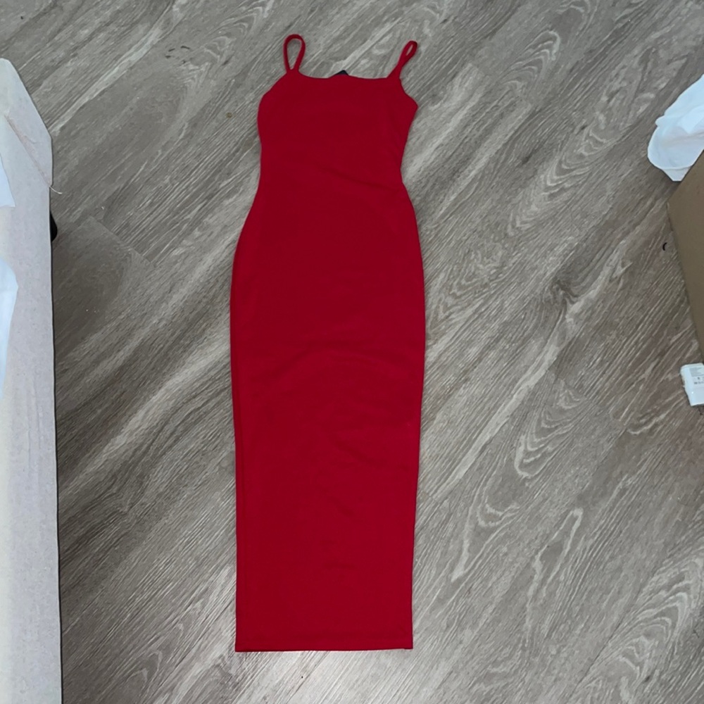Pretty little thing red midi bodycon